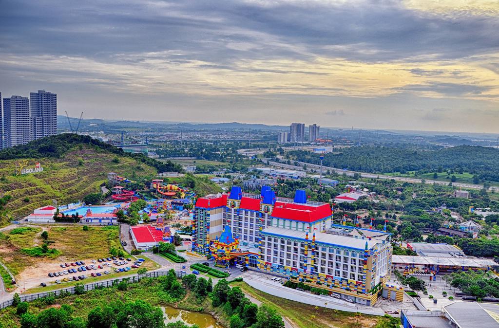 Holi Afiniti Themed Suites Nusajaya  Bagian luar foto